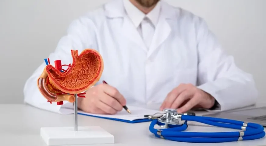 فوائد ومخاطر عملية التكميم فوائد عملية تكميم المعدة مخاطر عملية تكميم المعدة عملية تكميم المعدة